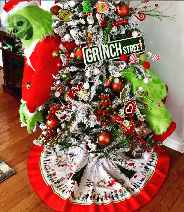 One Holiday Tree Skirt "How The Grinch Stole Christmas"